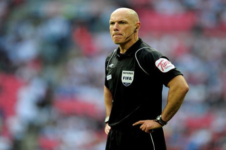 Đối mặt với Chelsea, Sir Alex ngại nhất… trọng tài - 1 Đối mặt với Chelsea, Sir Alex ngại nhất… trọng tài - 1
