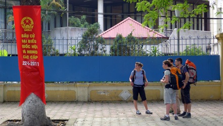 Hai tuần trước ngày bầu cử - 10