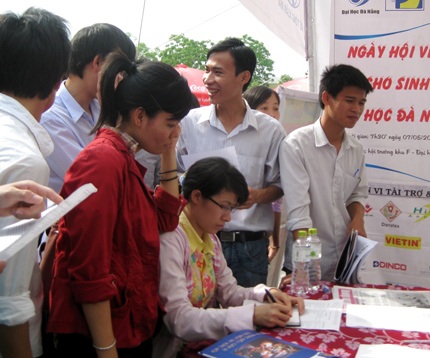 Ngày hội việc làm cho sinh viên ĐH Bách khoa - 1