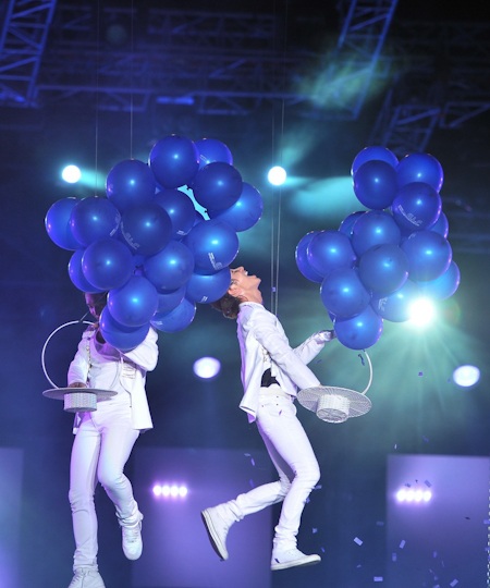 Supper Junior diễn với đạo cụ... nón lá - 18