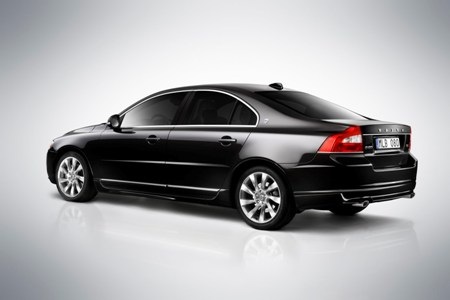 Volvo S80 Executive sang trọng và V70 R-Design thể thao - 6