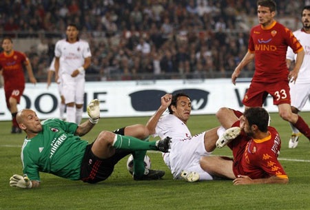 AC Milan chính thức trở thành tân Vô địch Serie A - 1 AC Milan chính thức trở thành tân Vô địch Serie A - 1