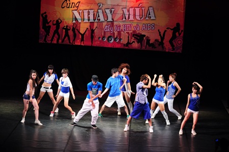 Big Toe khuấy động Chung kết Dance4Life - 15