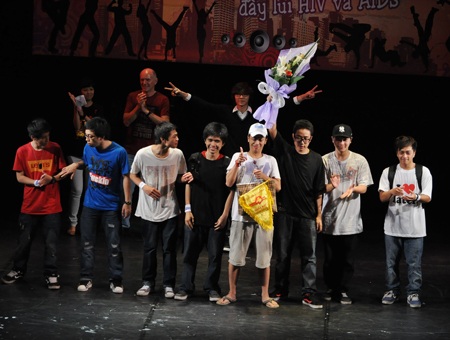 Big Toe khuấy động Chung kết Dance4Life - 2 Big Toe khuấy động Chung kết Dance4Life - 2
