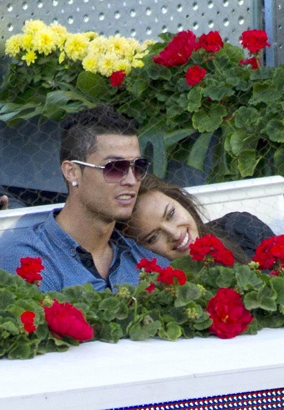 Irina Shayk - Cristiano Ronaldo tình tứ khi đi xem tennis - 9 Irina Shayk - Cristiano Ronaldo tình tứ khi đi xem tennis - 9