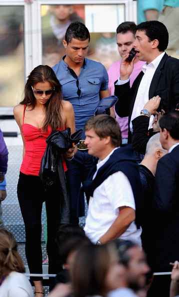 Irina Shayk - Cristiano Ronaldo tình tứ khi đi xem tennis - 18 Irina Shayk - Cristiano Ronaldo tình tứ khi đi xem tennis - 18