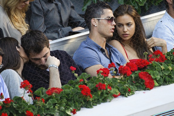 Irina Shayk - Cristiano Ronaldo tình tứ khi đi xem tennis - 7 Irina Shayk - Cristiano Ronaldo tình tứ khi đi xem tennis - 7