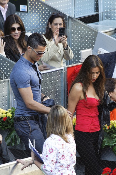 Irina Shayk - Cristiano Ronaldo tình tứ khi đi xem tennis - 17 Irina Shayk - Cristiano Ronaldo tình tứ khi đi xem tennis - 17