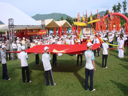 Trường Lũy Quảng Ngãi tưng bừng đón bằng xếp hạng di tích quốc gia - 2 Trường Lũy Quảng Ngãi tưng bừng đón bằng xếp hạng di tích quốc gia - 2