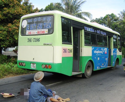 Liên tiếp 2 vụ tai nạn chết người do xe buýt - 1