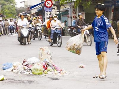 Cùng hành động để thay đổi những ứng xử kém văn hóa - 2 Cùng hành động để thay đổi những ứng xử kém văn hóa - 2