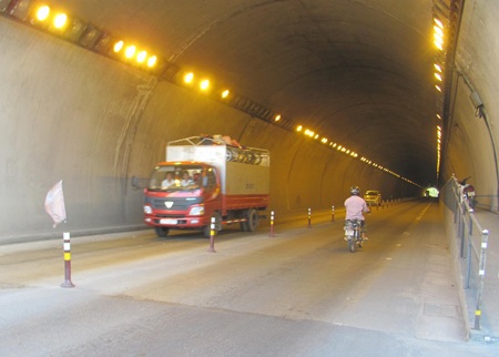Hoàn tất công tác sửa chữa hầm đường bộ Đèo Ngang - 2 Hoàn tất công tác sửa chữa hầm đường bộ Đèo Ngang - 2