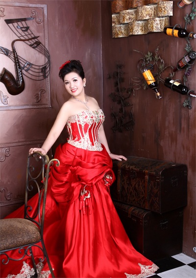 Hé lộ những cảnh quay “riêng tư” về ca sĩ Hoàng Dung - 6 Hé lộ những cảnh quay “riêng tư” về ca sĩ Hoàng Dung - 6