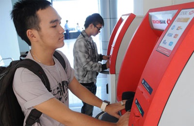 Tạm ngừng lắp thêm máy ATM - 1