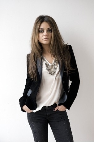 Vẻ đẹp “lơ đễnh” của Mila Kunis - 4 Vẻ đẹp “lơ đễnh” của Mila Kunis - 4