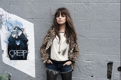 Vẻ đẹp “lơ đễnh” của Mila Kunis - 6 Vẻ đẹp “lơ đễnh” của Mila Kunis - 6