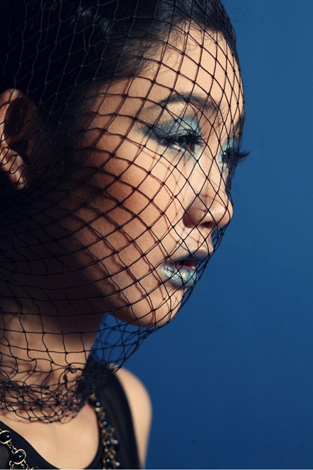 Người mẫu 9X chân “siêu dài” khoe dáng - 2