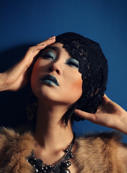 Người mẫu 9X chân “siêu dài” khoe dáng - 4