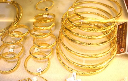 Ngân hàng nhận giữ vàng hộ khách - 1