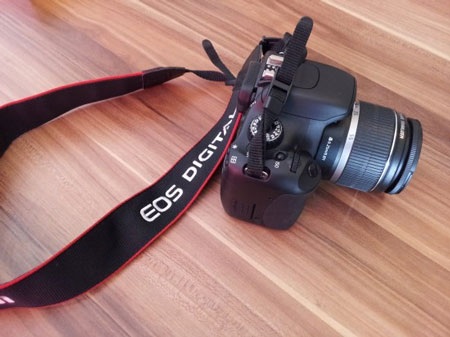 Xem Samsung Galaxy Tab 10.1v, iPad 2 “đọ” camera - 1