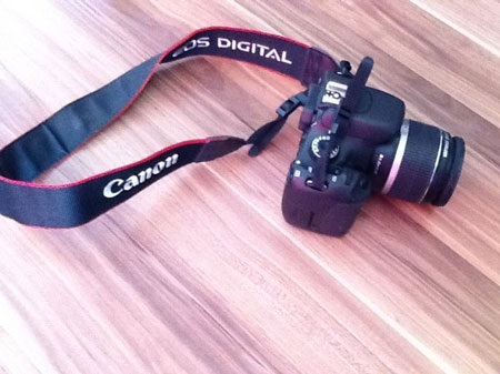 Xem Samsung Galaxy Tab 10.1v, iPad 2 “đọ” camera - 2