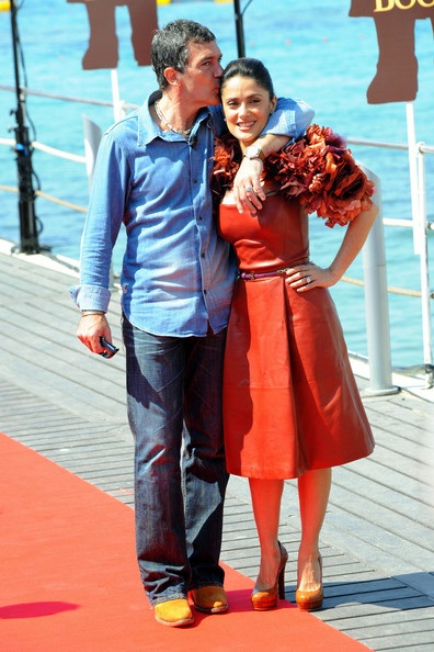 Salma Hayek, Antonio Banderas tình tứ khi xuất hiện tại LHP Cannes - 11 Salma Hayek, Antonio Banderas tình tứ khi xuất hiện tại LHP Cannes - 11