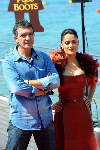Salma Hayek, Antonio Banderas tình tứ khi xuất hiện tại LHP Cannes - 12 Salma Hayek, Antonio Banderas tình tứ khi xuất hiện tại LHP Cannes - 12