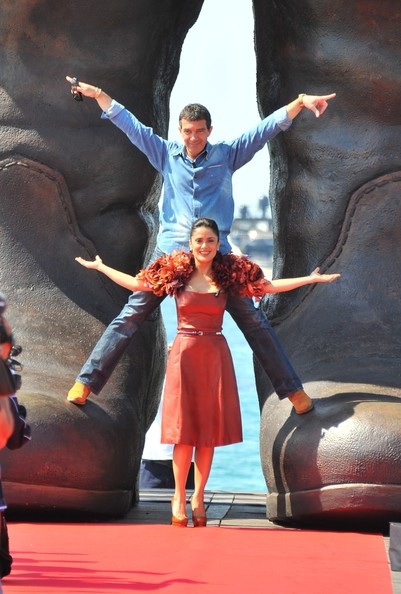 Salma Hayek, Antonio Banderas tình tứ khi xuất hiện tại LHP Cannes - 16 Salma Hayek, Antonio Banderas tình tứ khi xuất hiện tại LHP Cannes - 16