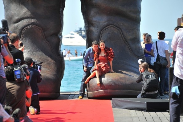 Salma Hayek, Antonio Banderas tình tứ khi xuất hiện tại LHP Cannes - 17 Salma Hayek, Antonio Banderas tình tứ khi xuất hiện tại LHP Cannes - 17