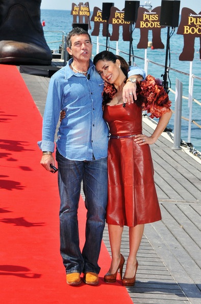 Salma Hayek, Antonio Banderas tình tứ khi xuất hiện tại LHP Cannes - 22 Salma Hayek, Antonio Banderas tình tứ khi xuất hiện tại LHP Cannes - 22