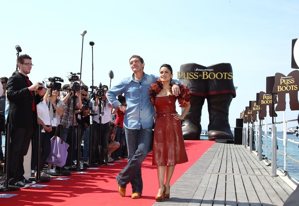Salma Hayek, Antonio Banderas tình tứ khi xuất hiện tại LHP Cannes - 26 Salma Hayek, Antonio Banderas tình tứ khi xuất hiện tại LHP Cannes - 26