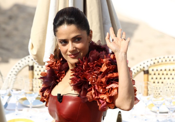 Salma Hayek, Antonio Banderas tình tứ khi xuất hiện tại LHP Cannes - 27 Salma Hayek, Antonio Banderas tình tứ khi xuất hiện tại LHP Cannes - 27