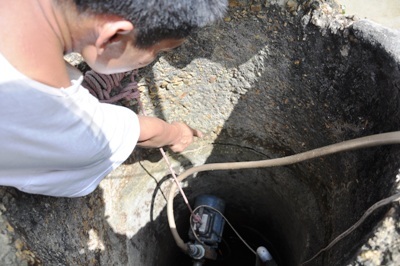 Chuỗi ngày hãi hùng sống cạnh hai hố “tử thần” - 3