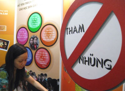 Thưởng 30 tháng lương cho người “tố” tham nhũng được tặng huân chương - 1