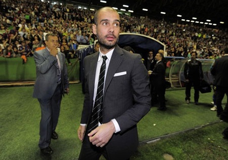 Niềm vui vô bờ bến của cầu thủ Barca trong ngày đăng quang - 8 Niềm vui vô bờ bến của cầu thủ Barca trong ngày đăng quang - 8