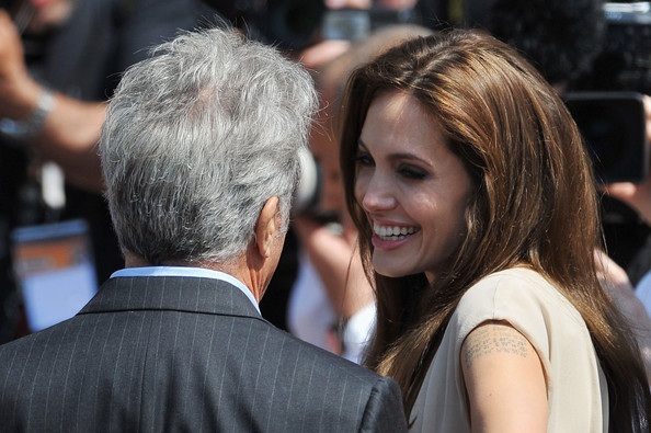 Angelina Jolie xuất hiện nổi bật tại LHP Cannes - 22 Angelina Jolie xuất hiện nổi bật tại LHP Cannes - 22