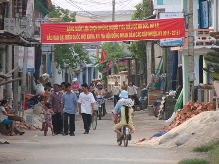 “Đảo tỏi” nhộn nhịp trước ngày bầu cử - 4