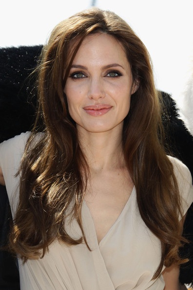 Angelina Jolie xuất hiện nổi bật tại LHP Cannes - 16 Angelina Jolie xuất hiện nổi bật tại LHP Cannes - 16