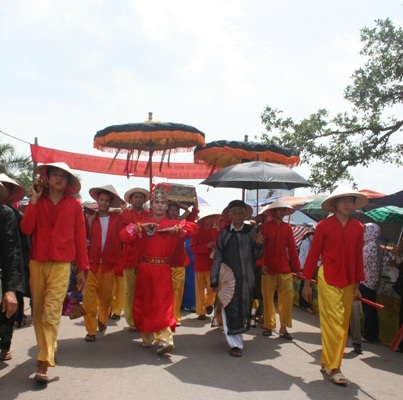 Hàng vạn người chạy trên đê xem ông Gióng ra quân đánh giặc - 7