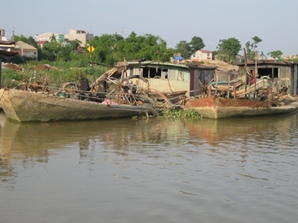 Cát tặc “đục rỗng” khúc sông dài hơn 20km - 1