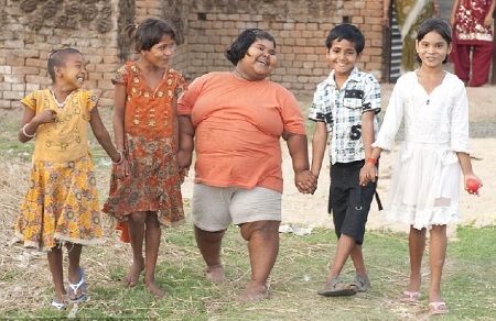 Sốc với bé gái 6 tuổi nặng 91kg - 4