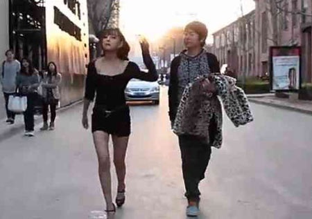 Giận thiếu gia, cô gái trút xiêm y giữa phố - 4