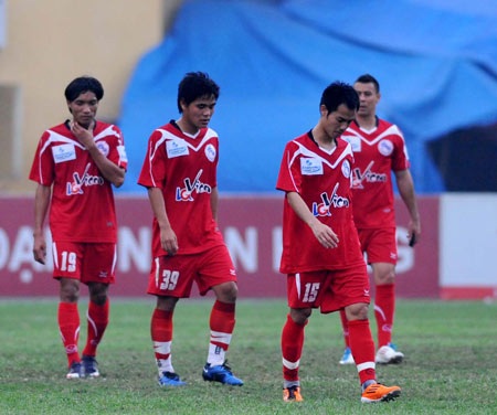 Ứng cử viên vô địch đồng loạt gặp khó! - 3 Ứng cử viên vô địch đồng loạt gặp khó! - 3