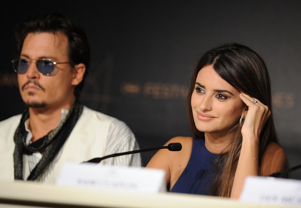 Penelope Cruz sánh đôi Johnny Depp tại LHP Cannes - 30 Penelope Cruz sánh đôi Johnny Depp tại LHP Cannes - 30