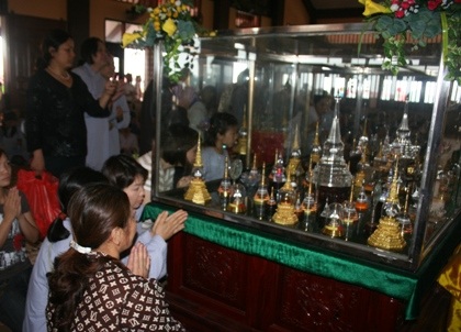 Náo nức về Thiền viện Sùng Phúc chiêm bái Xá lợi Phật  - 4