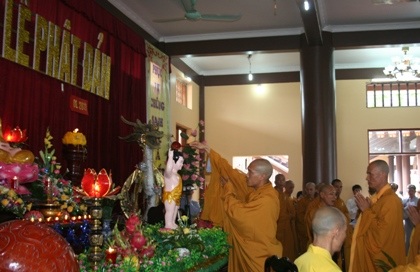 Náo nức về Thiền viện Sùng Phúc chiêm bái Xá lợi Phật  - 12