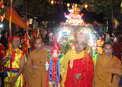 Không khí đại lễ Phật Đản 2011 đã ngập tràn khắp các tỉnh miền Bắc - 11