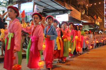 Không khí đại lễ Phật Đản 2011 đã ngập tràn khắp các tỉnh miền Bắc - 12