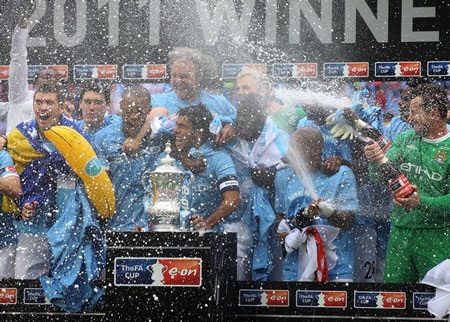Lễ đăng quang chức vô địch FA hoành tráng của Man City - 9 Lễ đăng quang chức vô địch FA hoành tráng của Man City - 9