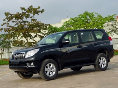 Nhập khẩu ô tô thêm khó - 1